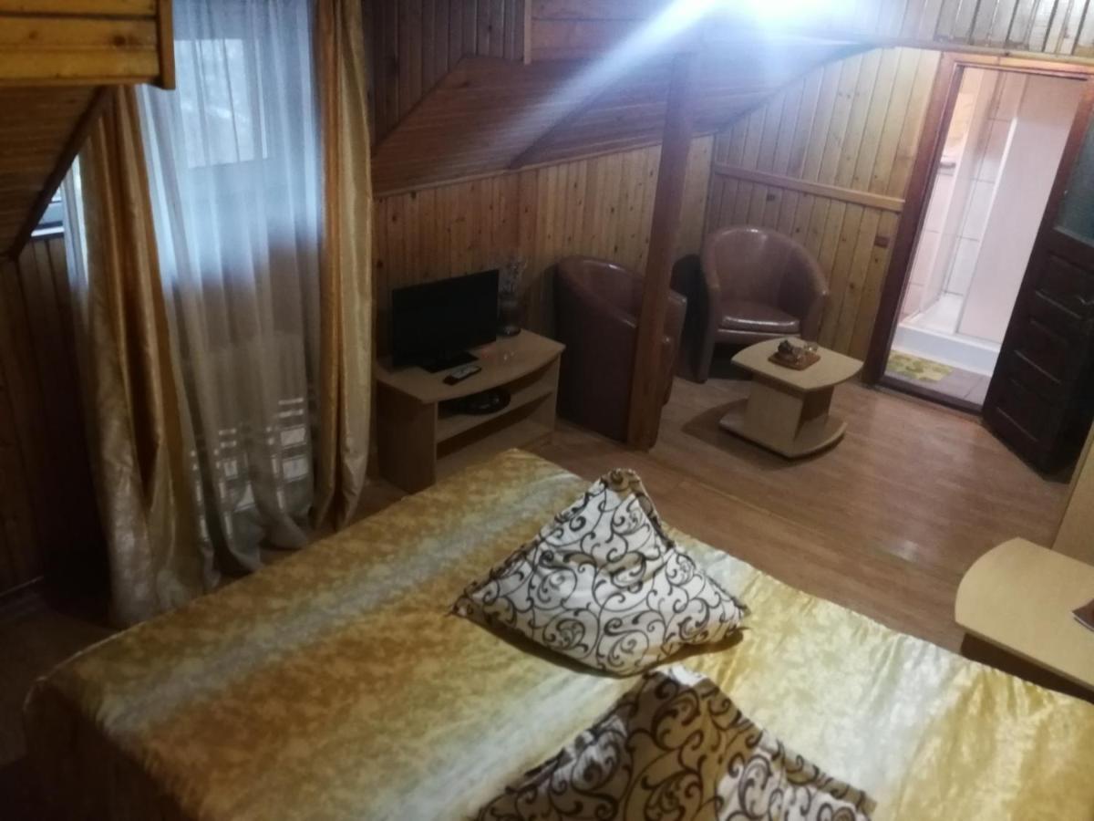Pensiunea Fara Nume Buşteni Eksteriør bilde